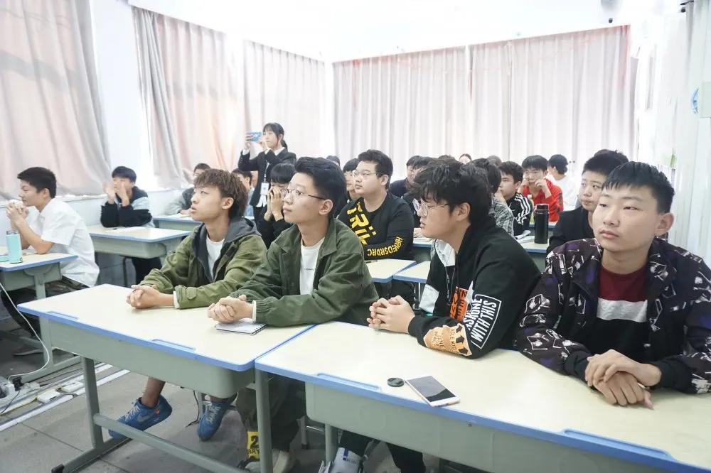鄭州北大青鳥翔天信鴿啟蒙星萌新給你送邀請(qǐng)函了