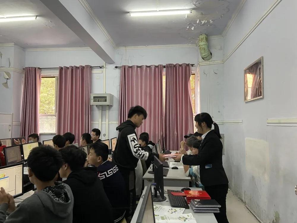 鄭州北大青鳥翔天信鴿啟蒙星萌新給你送邀請(qǐng)函了