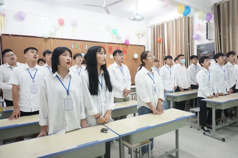 遇見鄭州北大青鳥翔天信鴿這樣的開學(xué)典禮