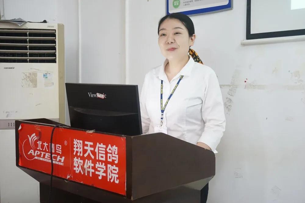 遇見鄭州北大青鳥翔天信鴿這樣的開學(xué)典禮