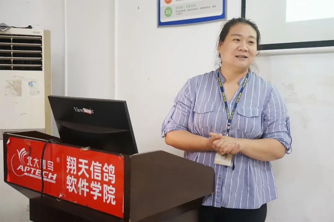 遇見鄭州北大青鳥翔天信鴿這樣的開學(xué)典禮