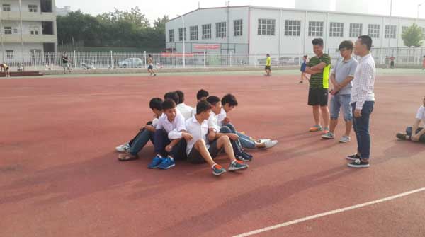 鄭州北大青鳥翔天信鴿晨練