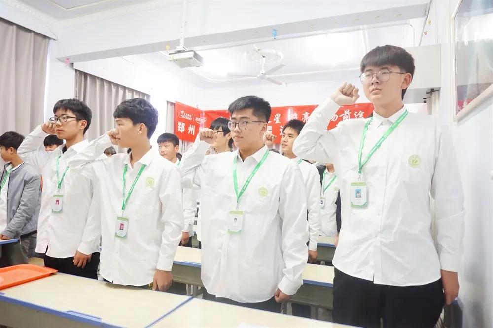 鄭州職業(yè)技術(shù)學(xué)校選擇哪所學(xué)校好呢